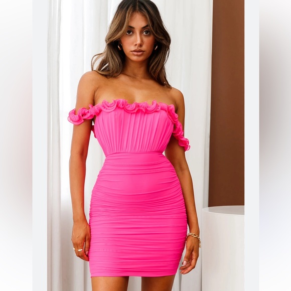 SELFIE LESLIE NWT SEÑORITA OFF SHOULDER LETTUCE EDGE DETAIL RUCHED MINI DRESS - Picture 2 of 9